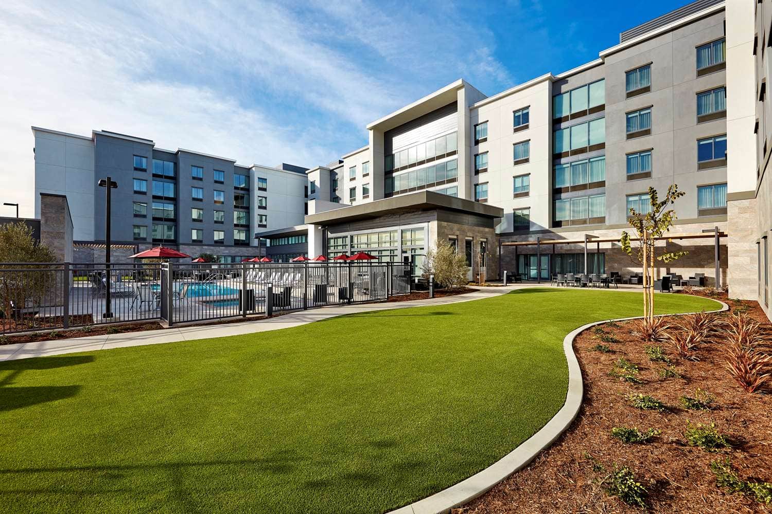 Hampton Inn Long Beach Airport
