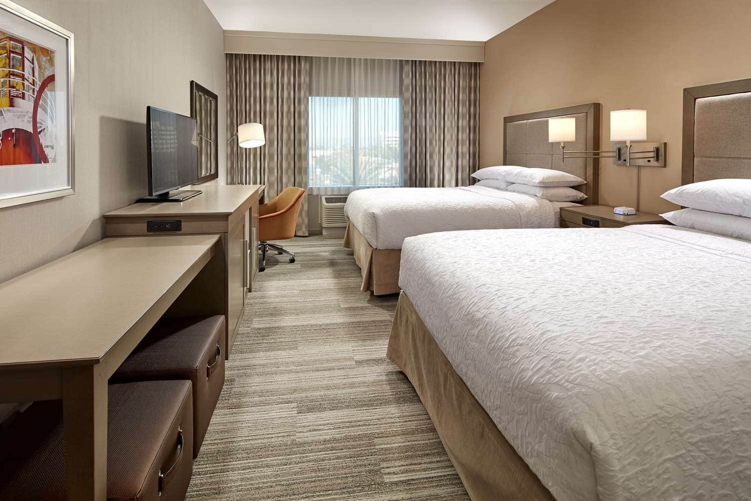 Hampton Inn Long Beach Airport