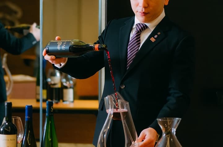 Regal Riverside Hotel