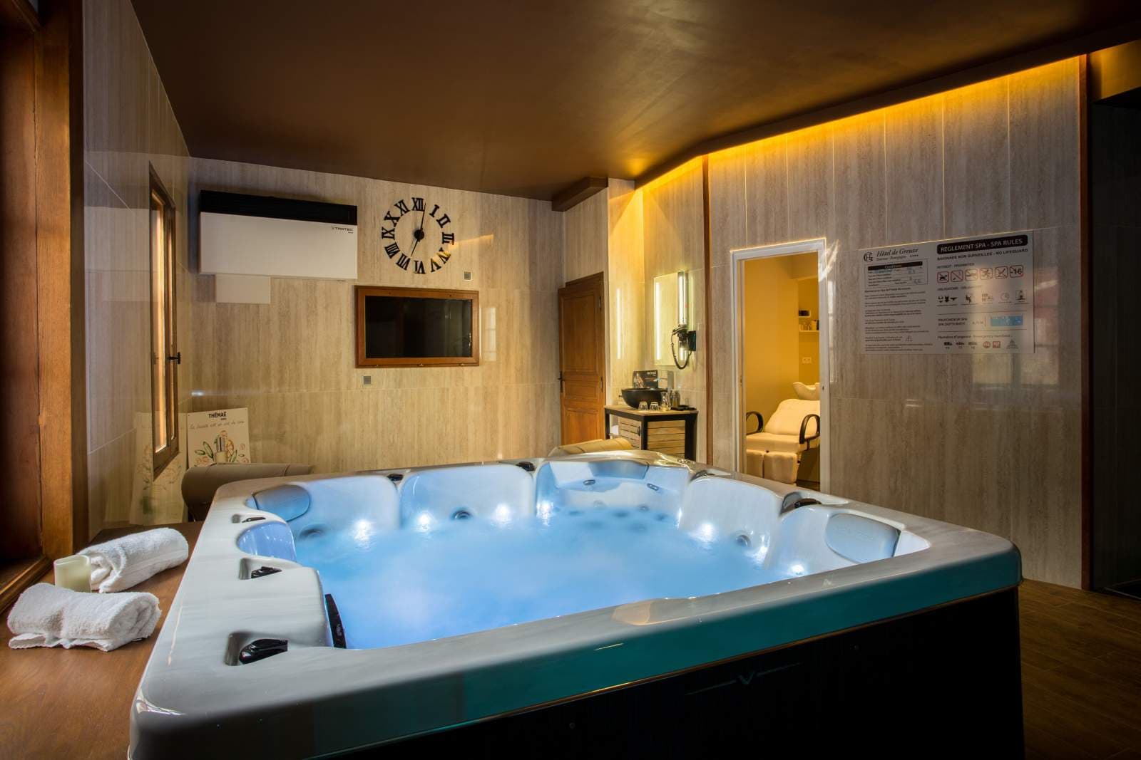 Hôtel De Greuze & Spa