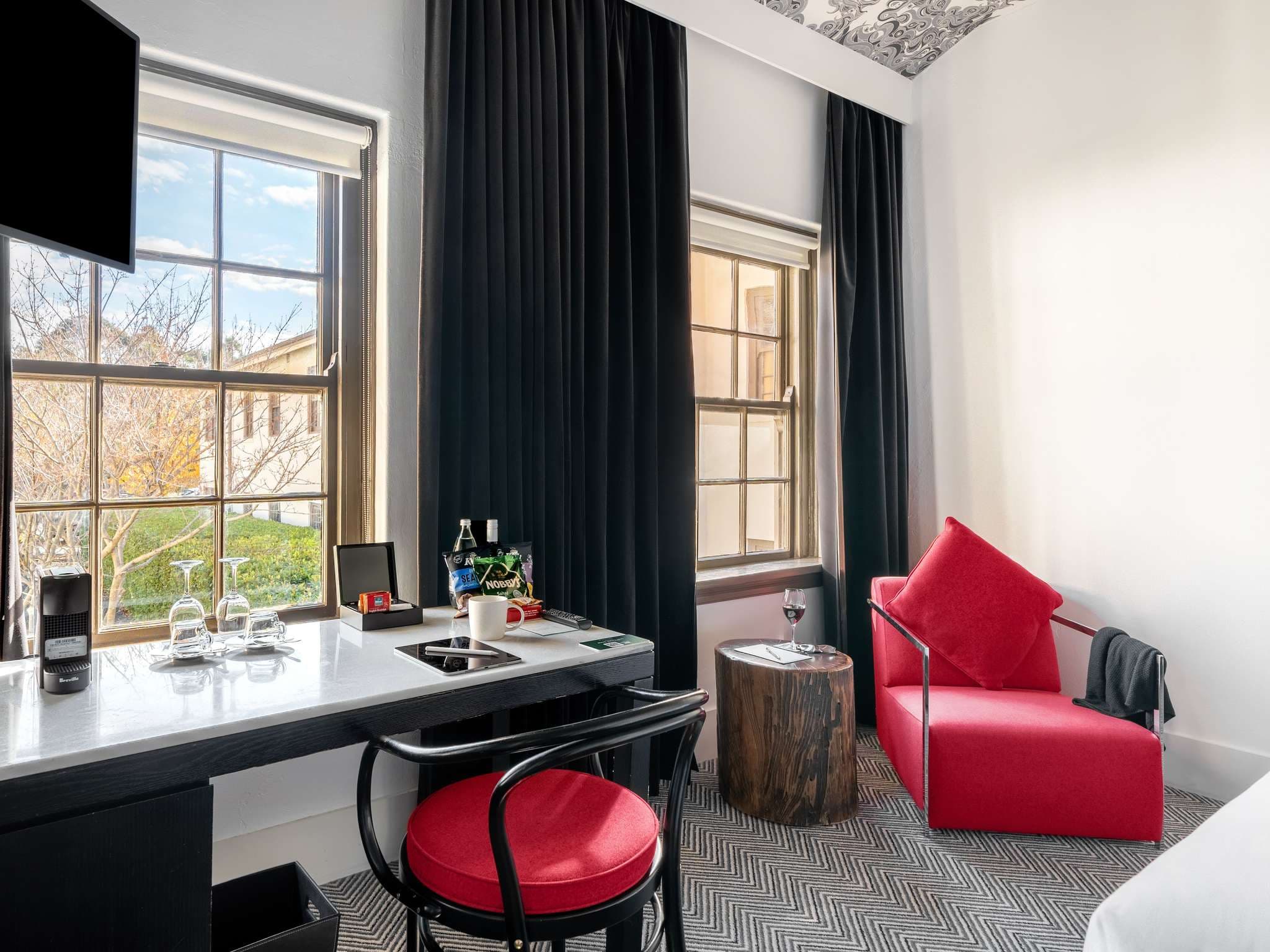 Peppers Gallery Hotel Canberra