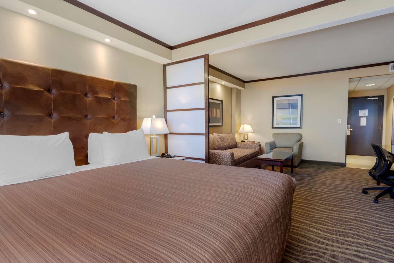 Best Western Premier Denham Inn & Suites