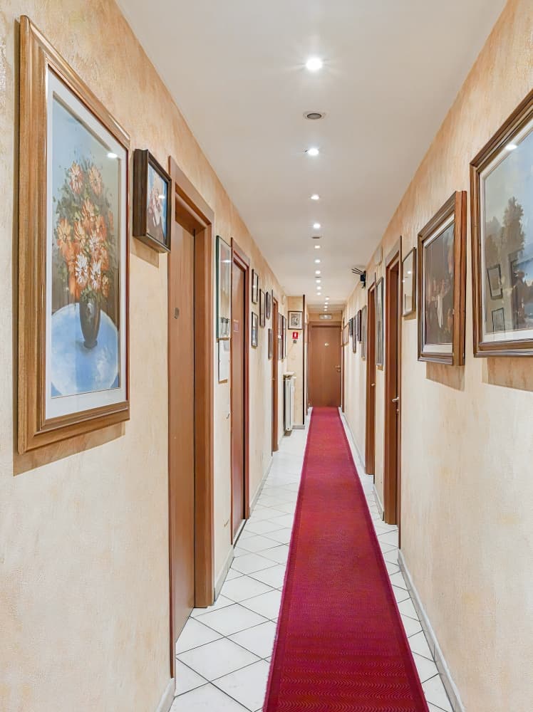 Hotel Arco Romana