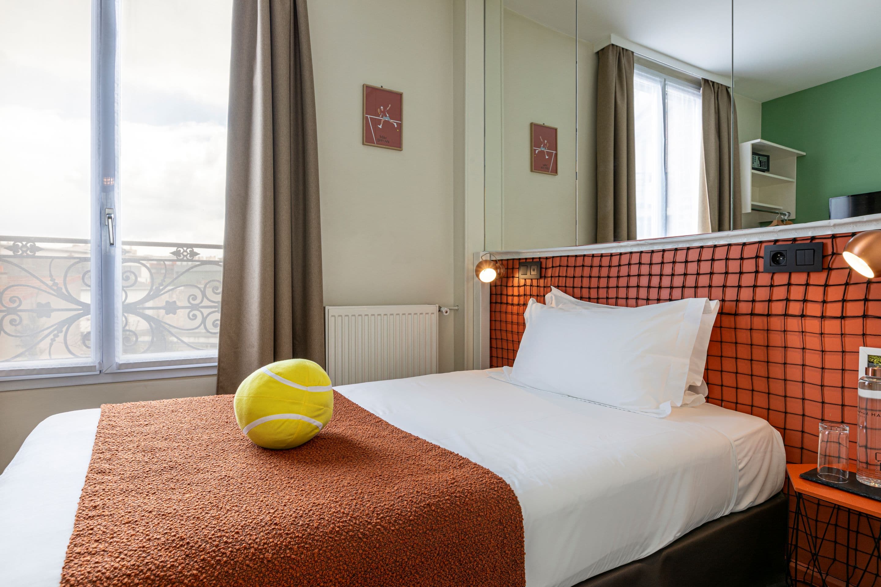 Hotel Olympic Paris Boulogne by Patrick Hayat