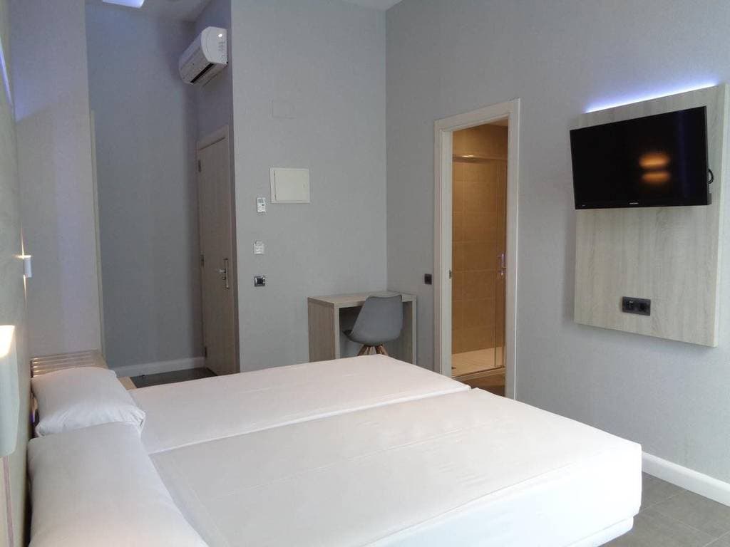 Hostal Plaza Goya  Bcn