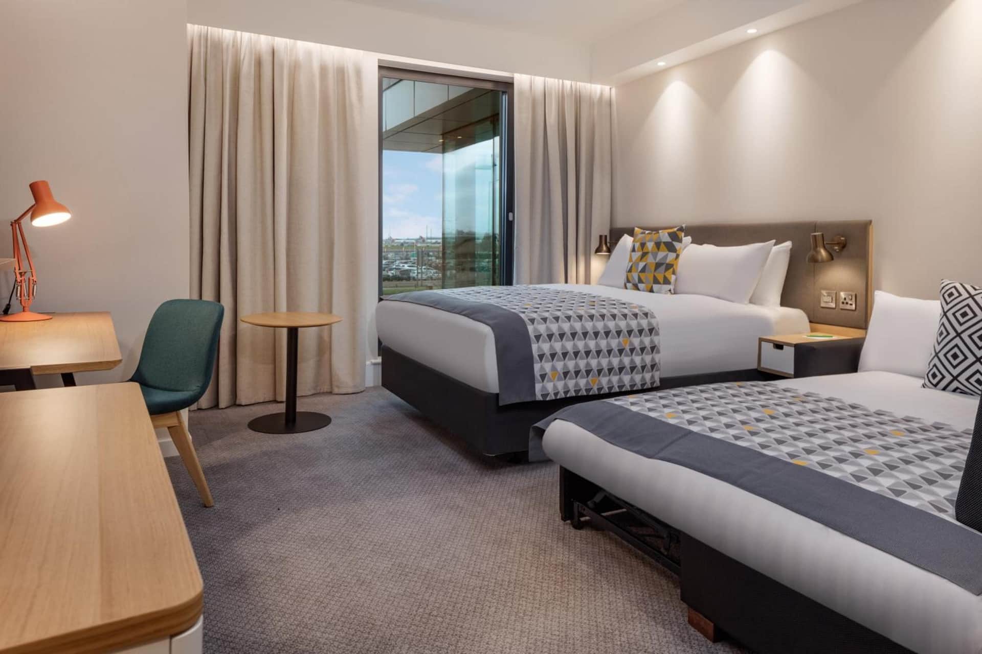 Holiday Inn London Heathrow - Bath Road by IHG