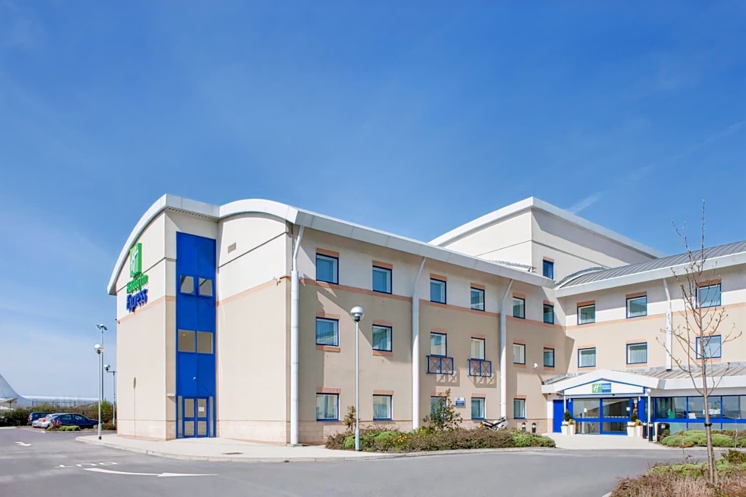 Holiday Inn Express Cardiff Airport
