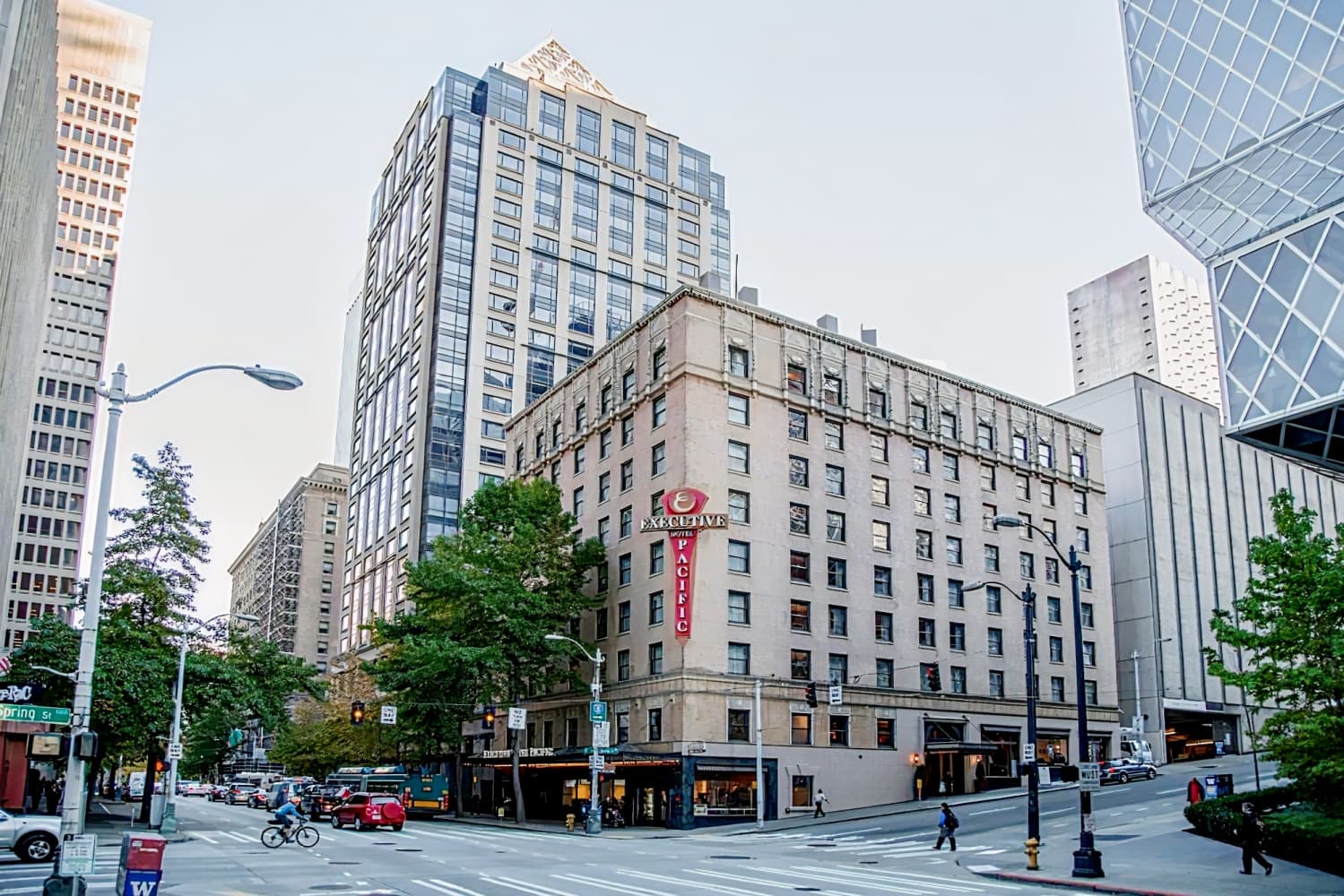 Executive Hotel Pacific