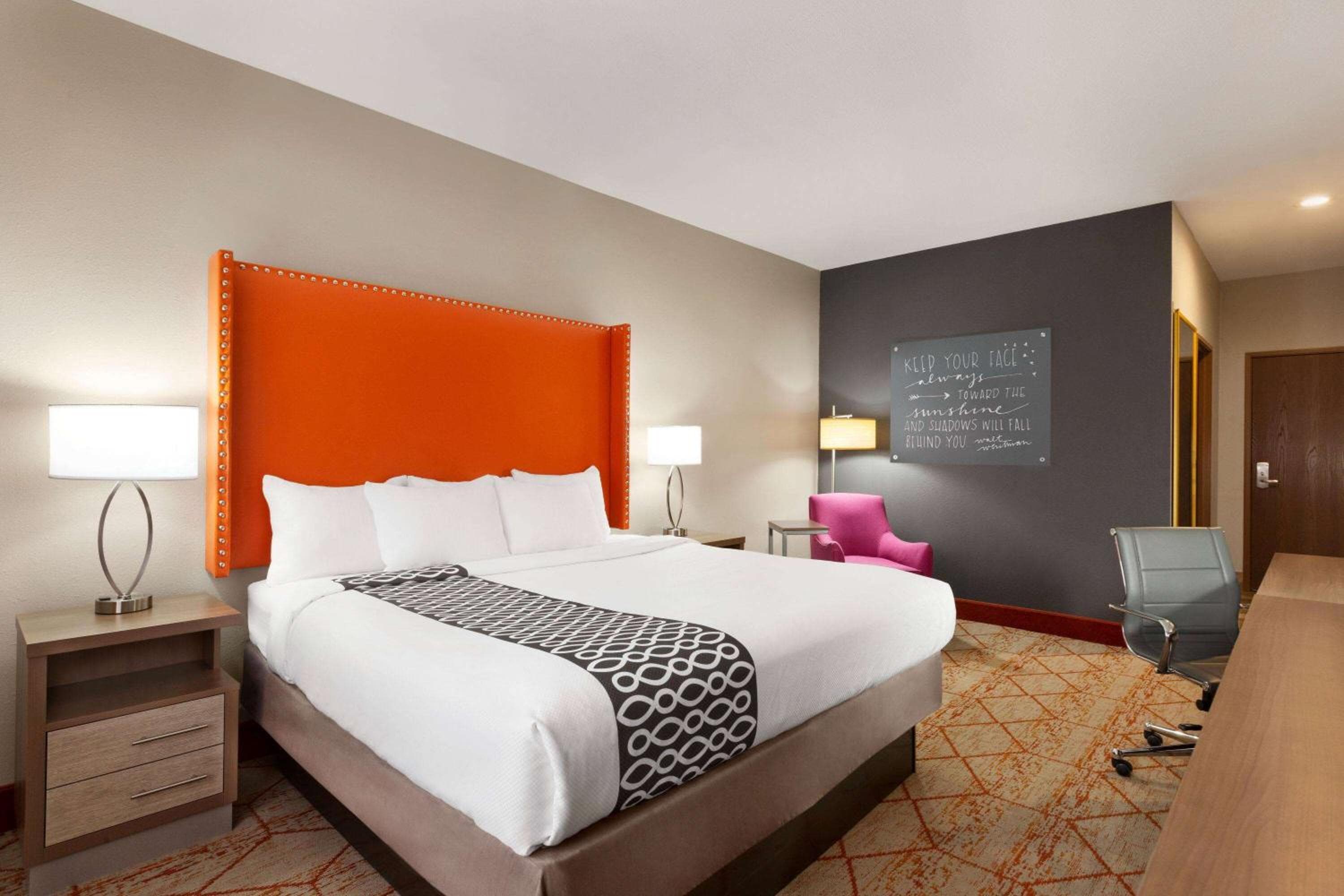 La Quinta Inn & Suites by Wyndham Lackawanna