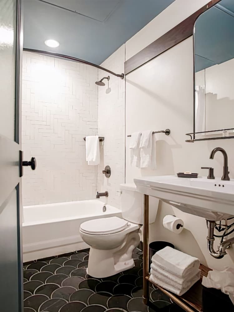 The Old No. 77 Hotel & Chandlery