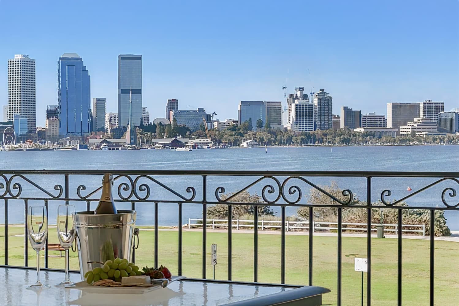 The Peninsula Riverside Serviced Apartments