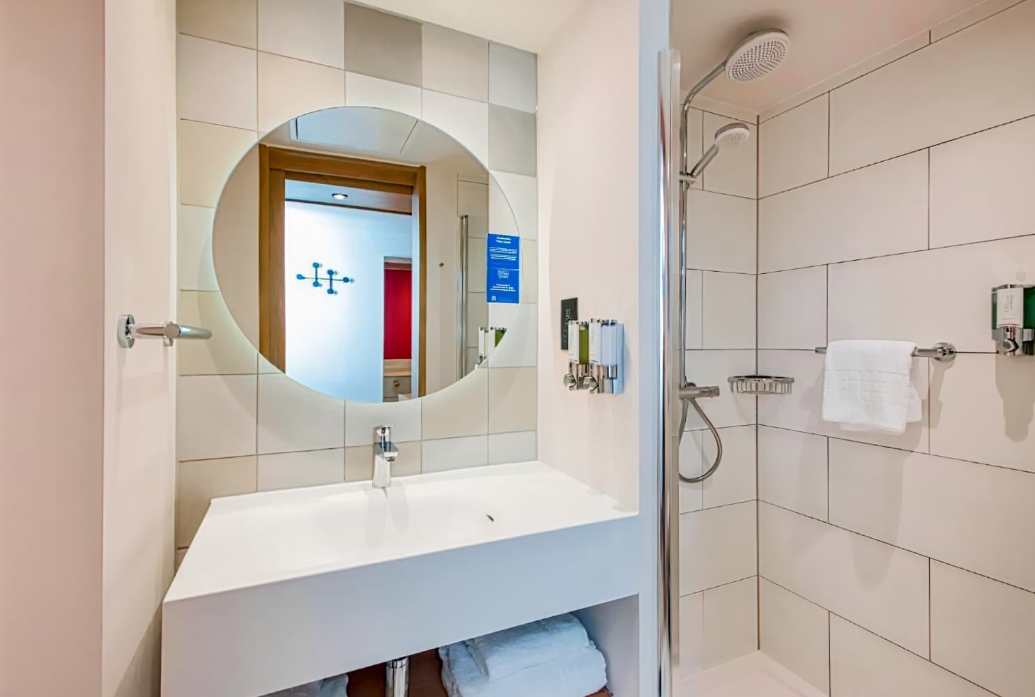 Hampton by Hilton London Park Royal