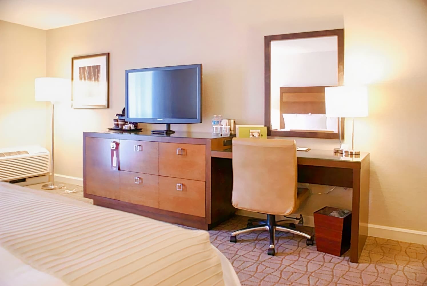 DoubleTree by Hilton Pittsburgh-Green Tree