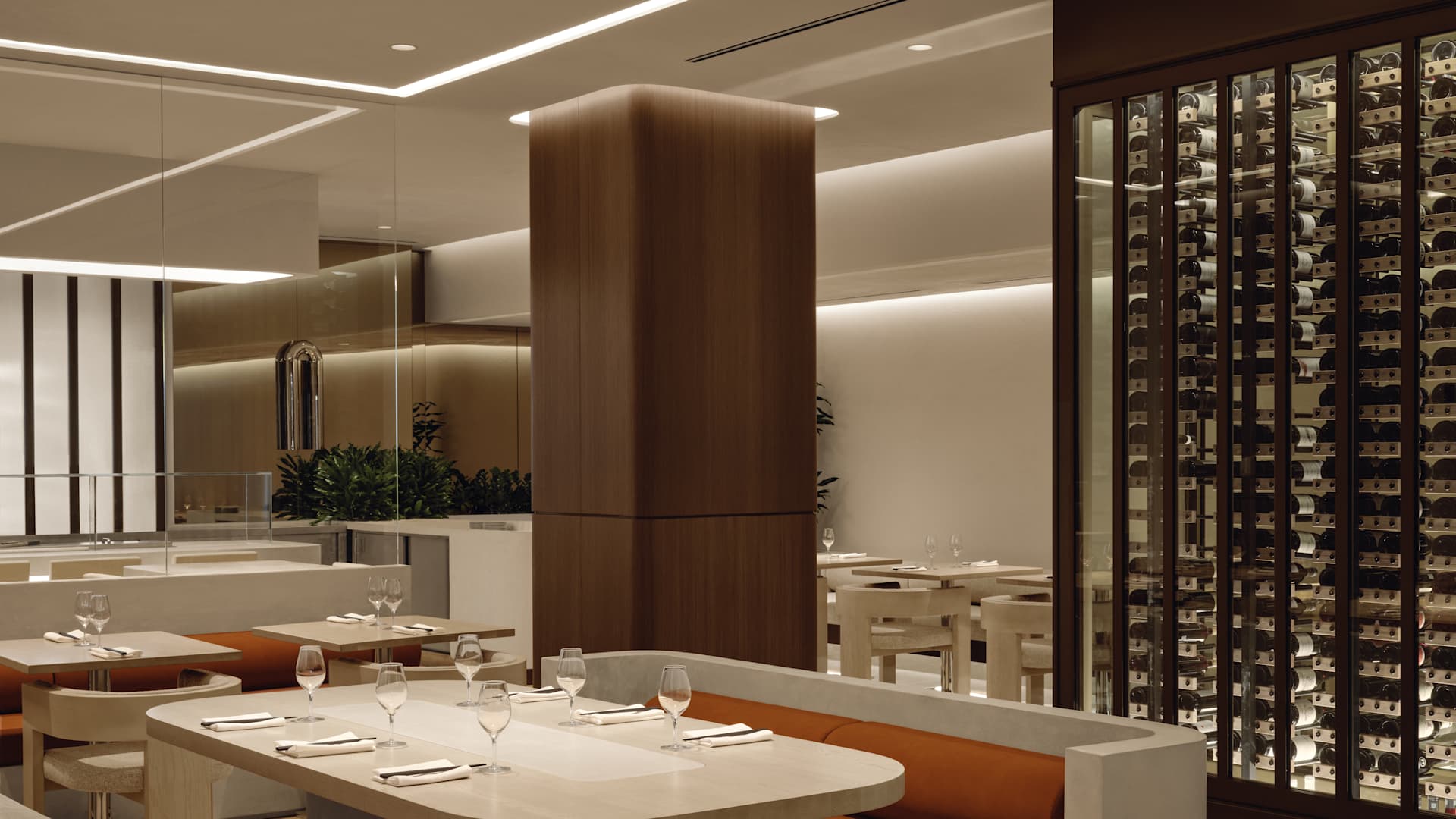 Vogue Hotel Montreal Downtown, Curio Collection by Hilton