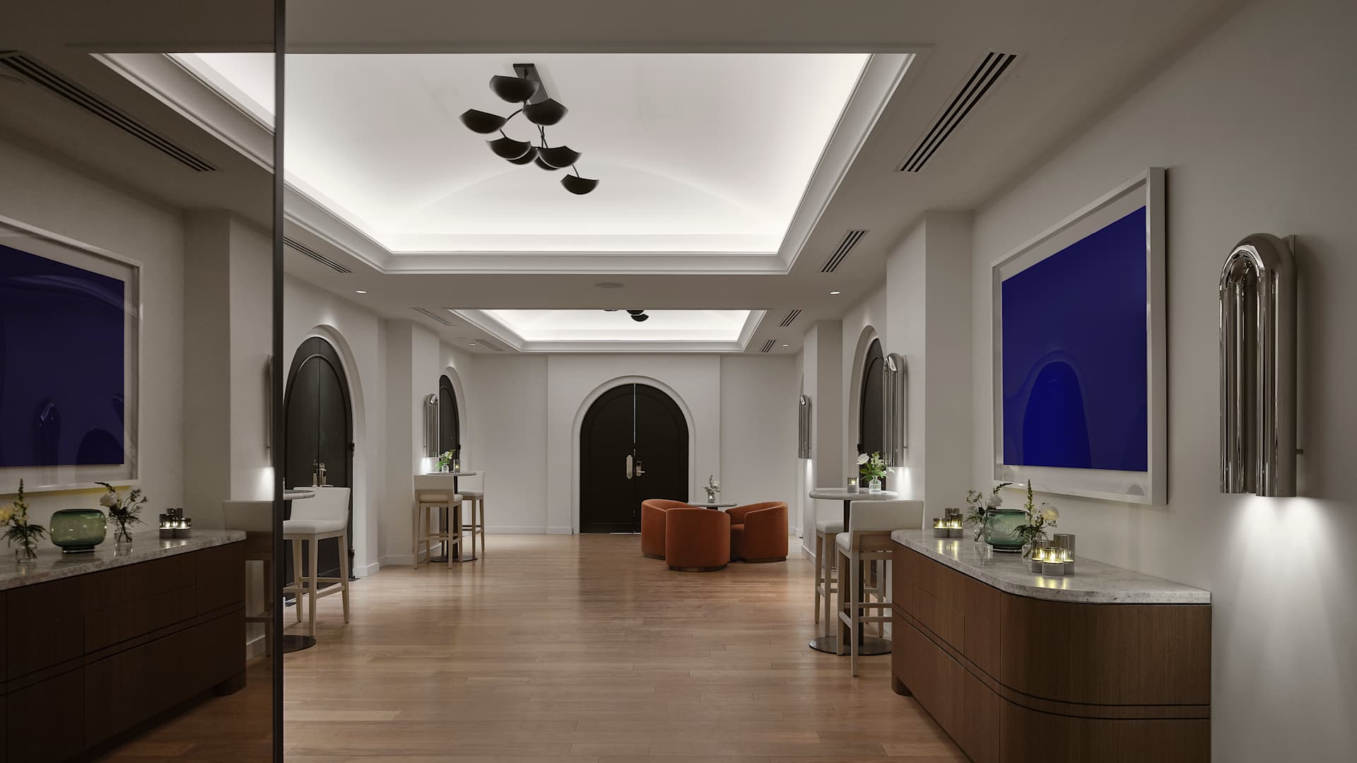 Vogue Hotel Montreal Downtown, Curio Collection by Hilton