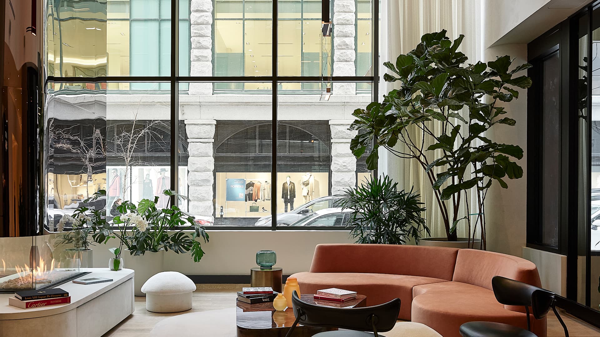 Vogue Hotel Montreal Downtown, Curio Collection by Hilton