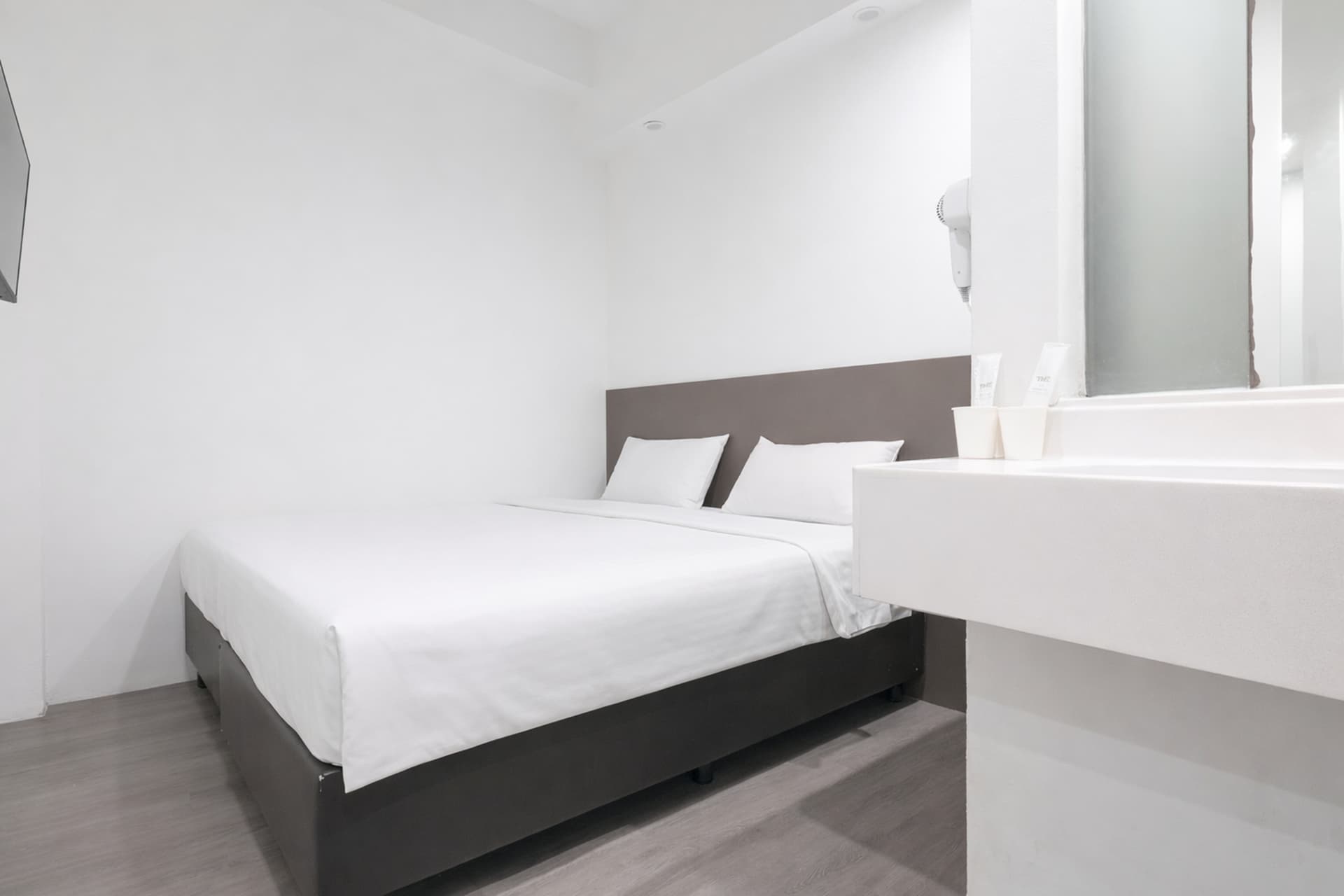 A Hotel Dickson