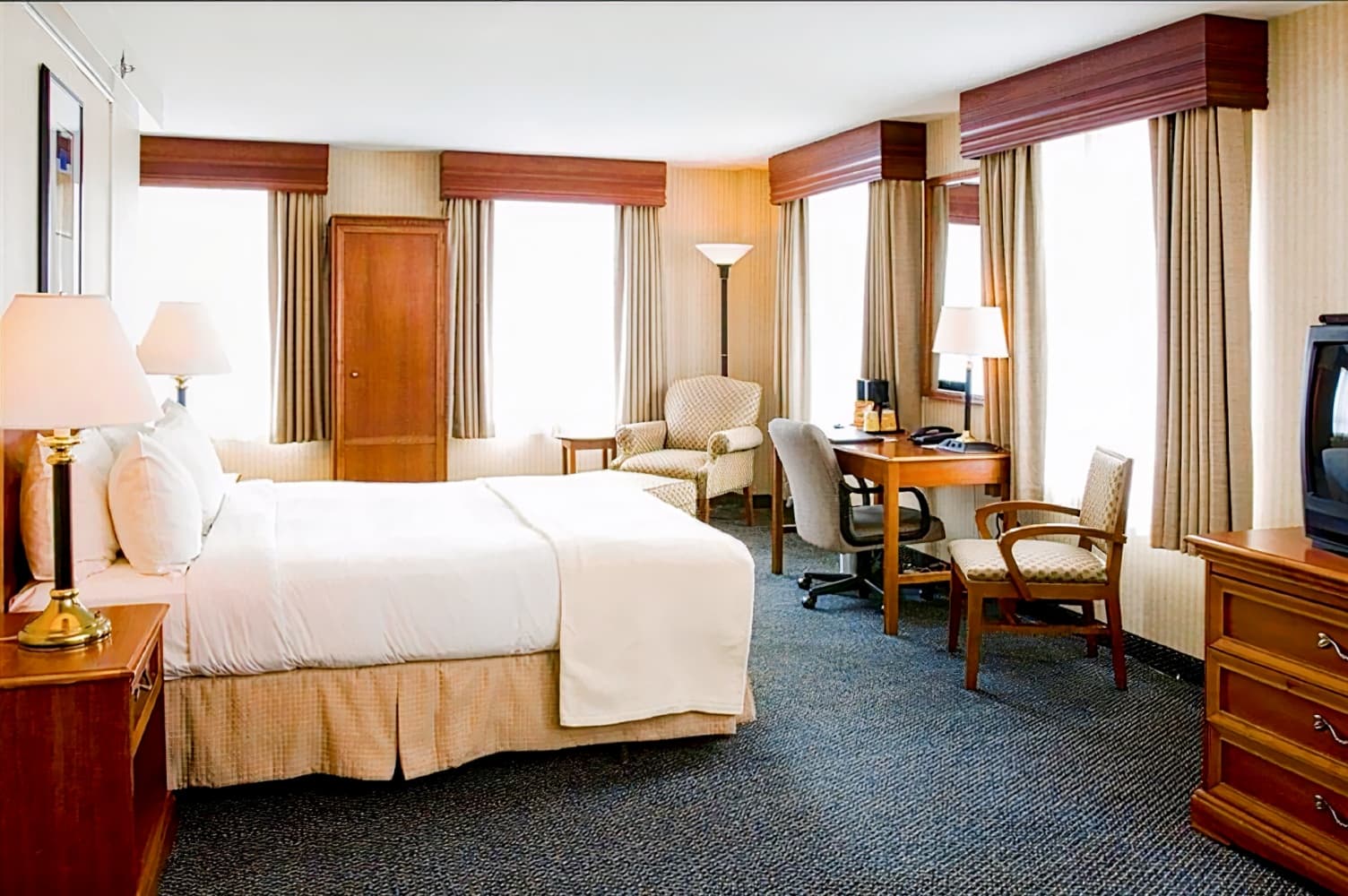 Inn of Chicago Magnificent Mile