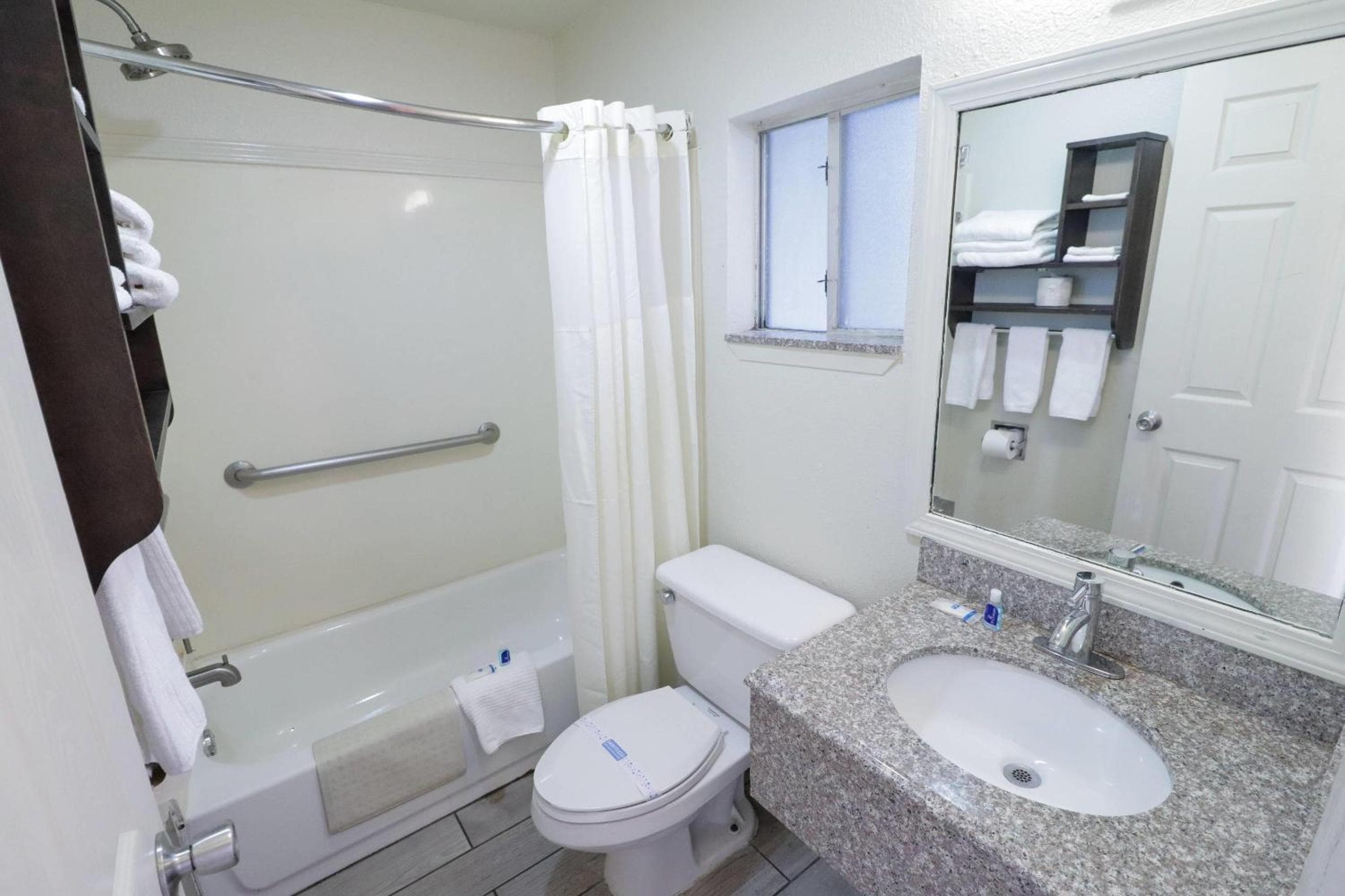 Rodeway Inn San Antonio Lackland AFB - SeaWorld