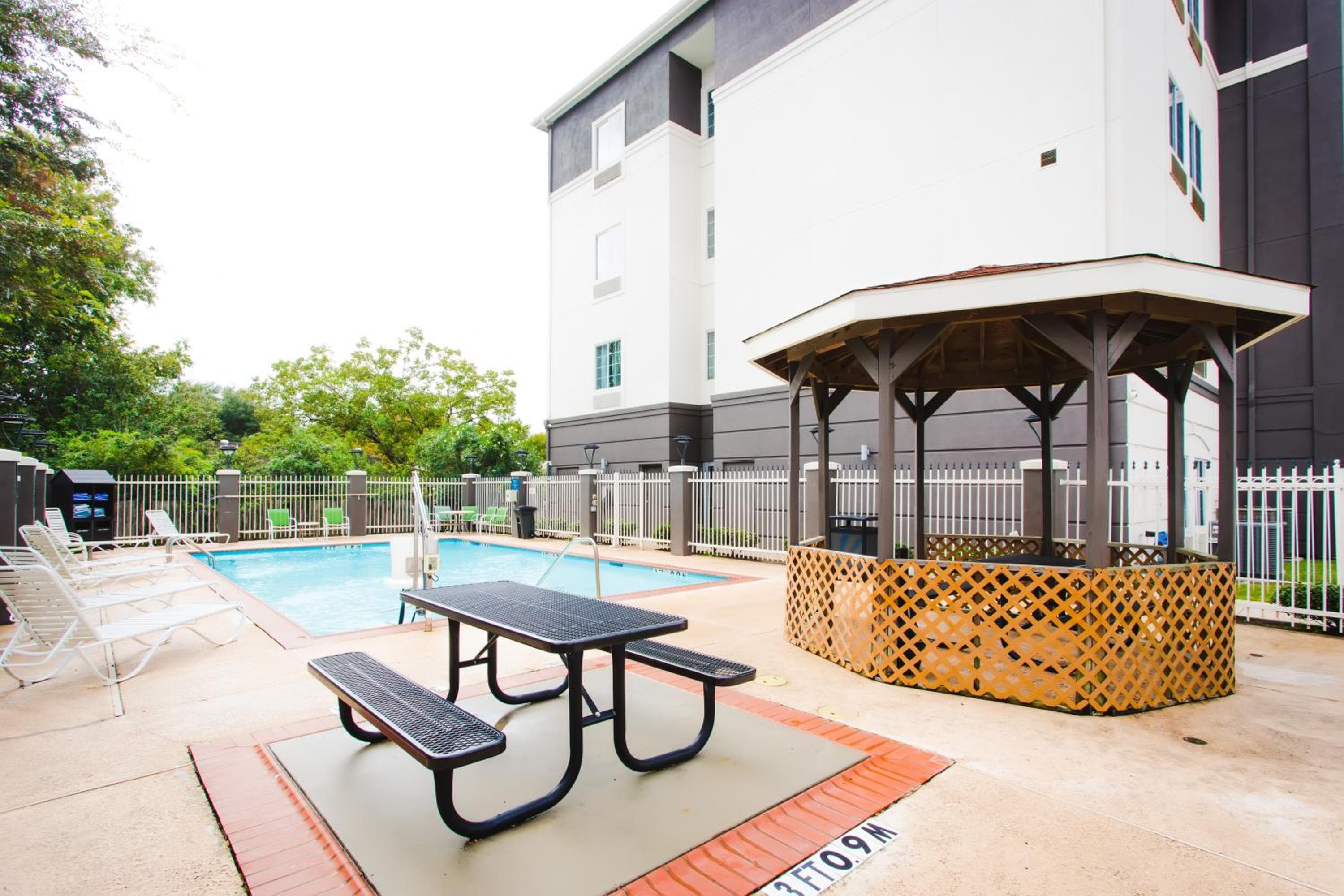 Palacio Royale Inn Signature