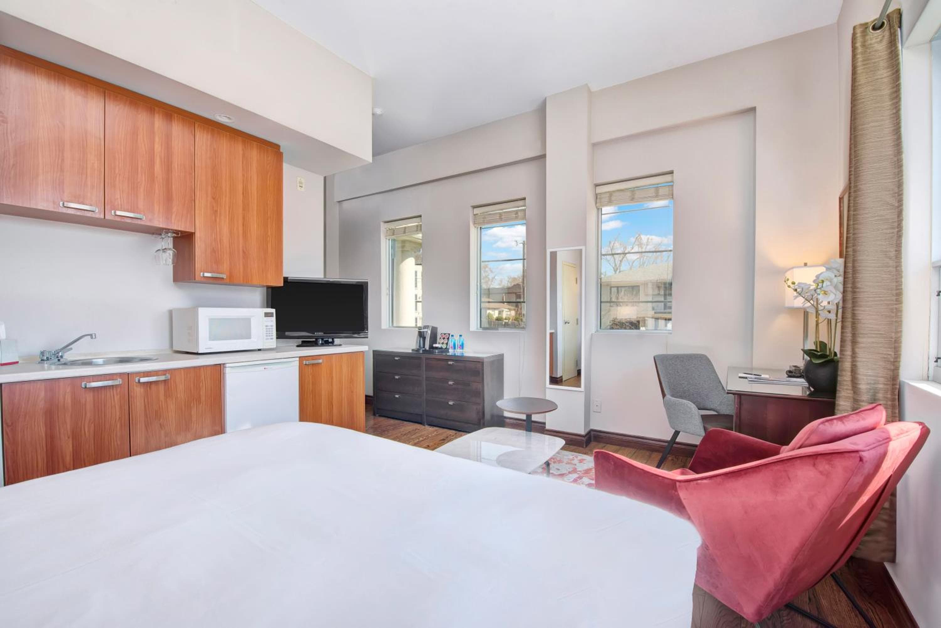 The Willowdale Hotel Toronto North York