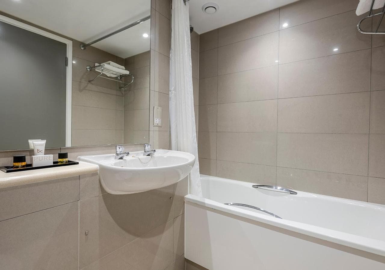 Hogs Back Hotel & Spa Nr Farnham