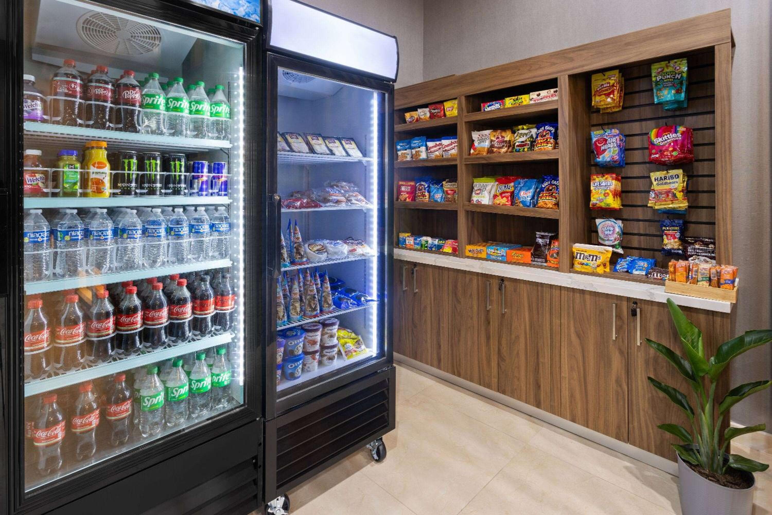 La Quinta Inn & Suites by Wyndham Memphis I-240