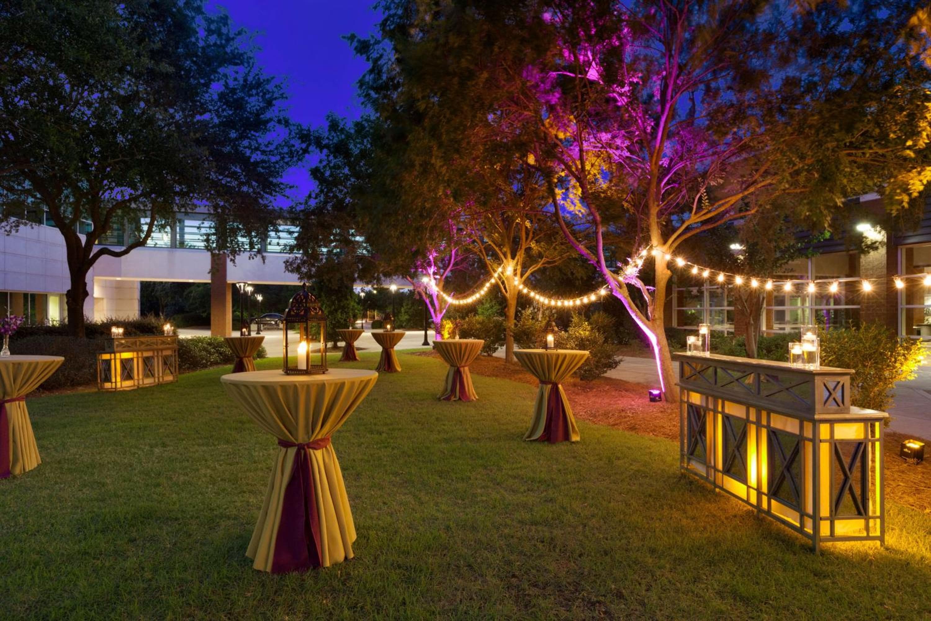 Embassy Suites by Hilton Charleston Airport Hotel & Convention Center