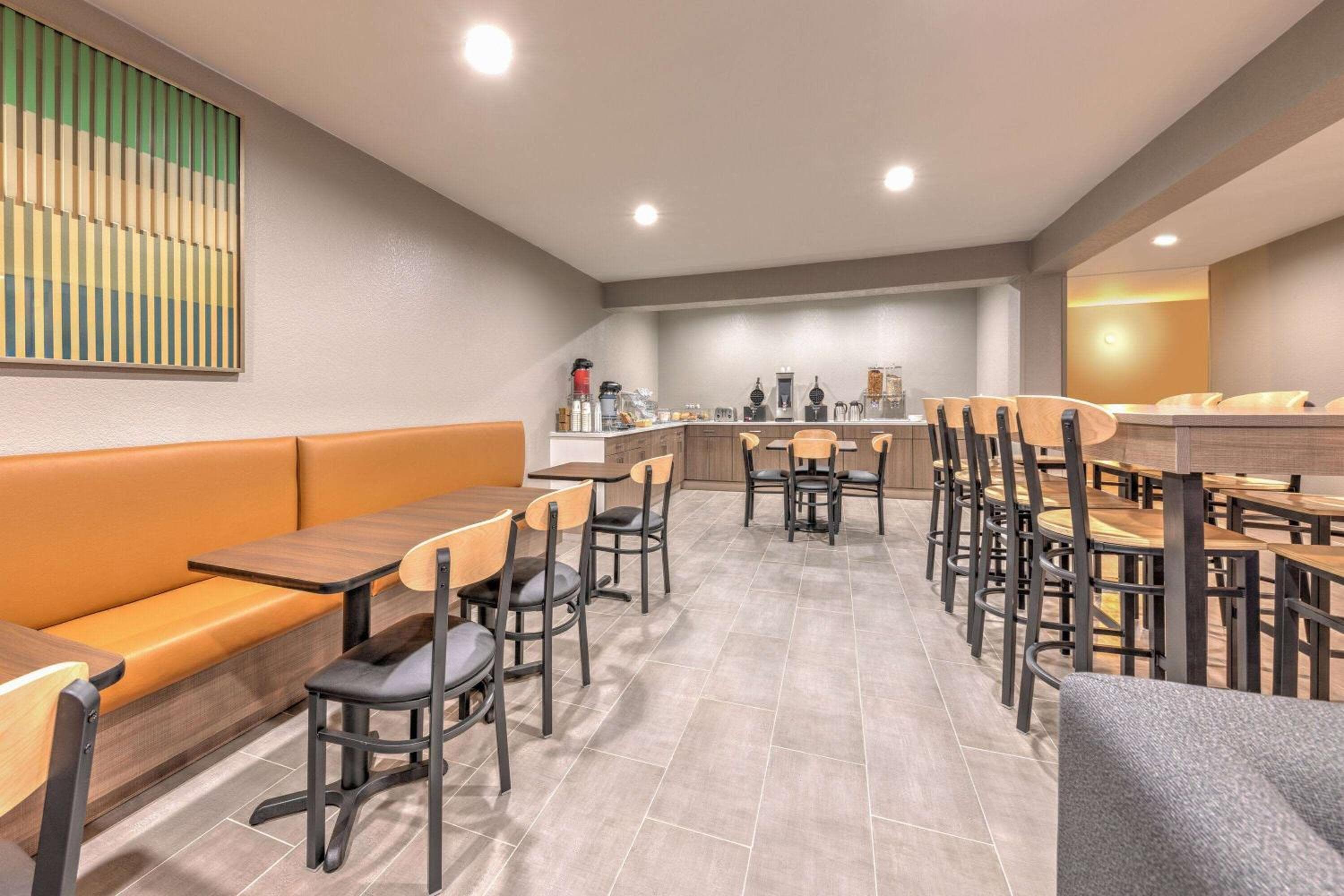 Hawthorn Extended Stay by Wyndham Bedford - Dallas