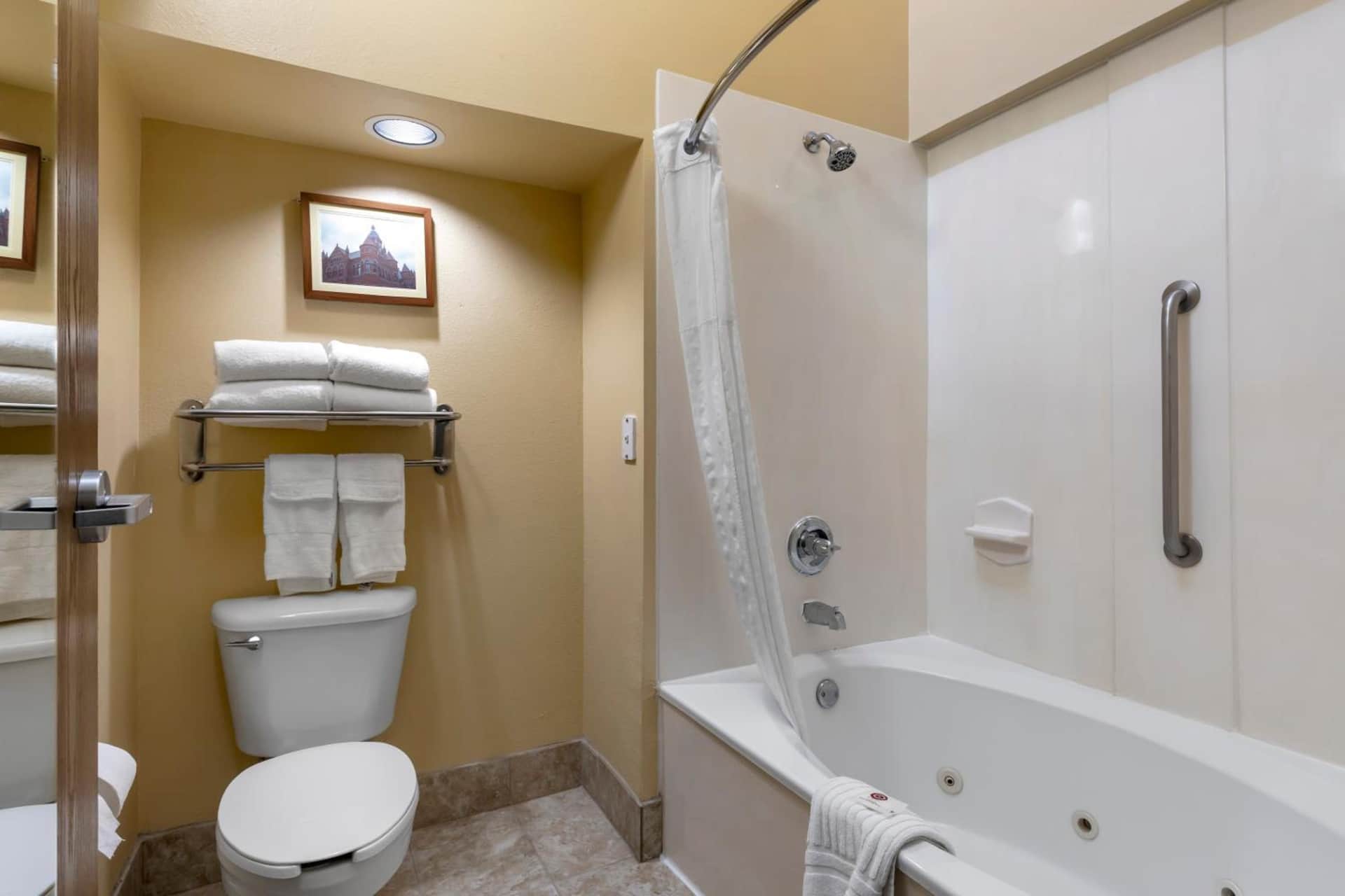 Comfort Suites DFW Airport