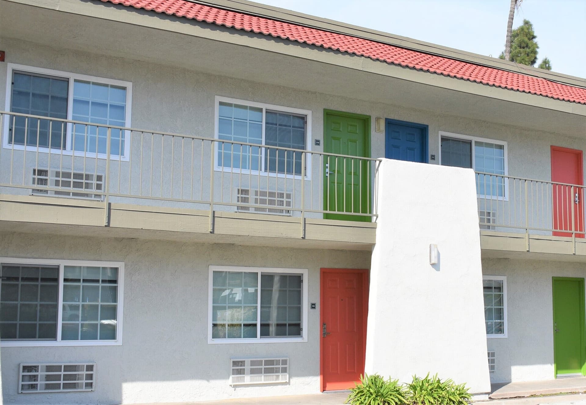 Signature Anaheim Maingate