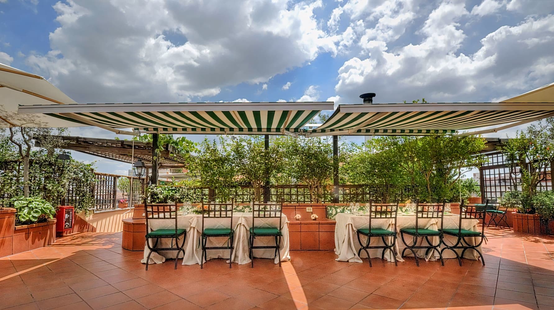 Hotel Diana Roof Garden